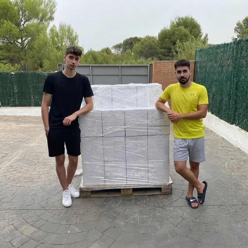 Primer palé de producto en la puerta de casa